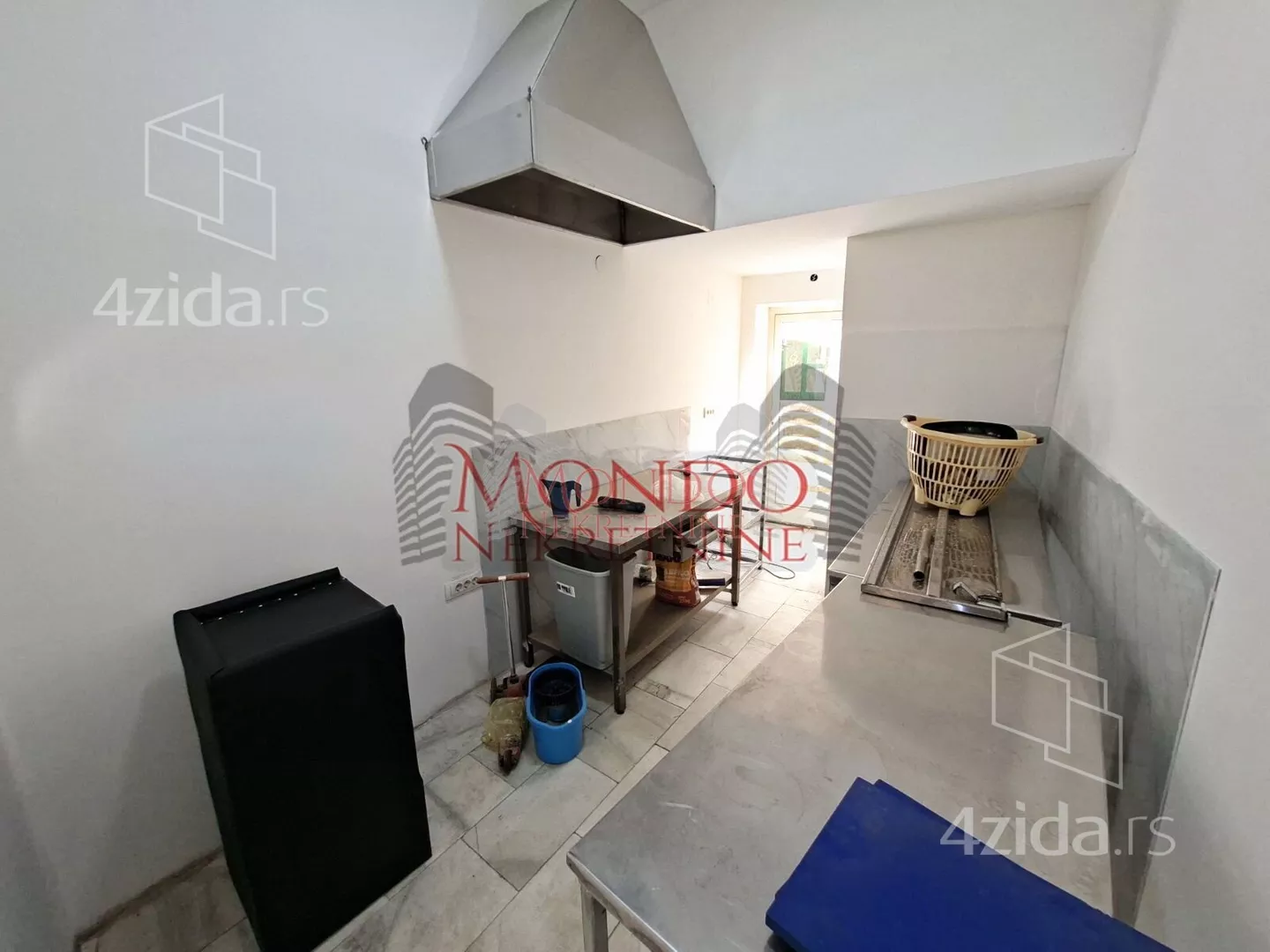 Lokal | 4zida