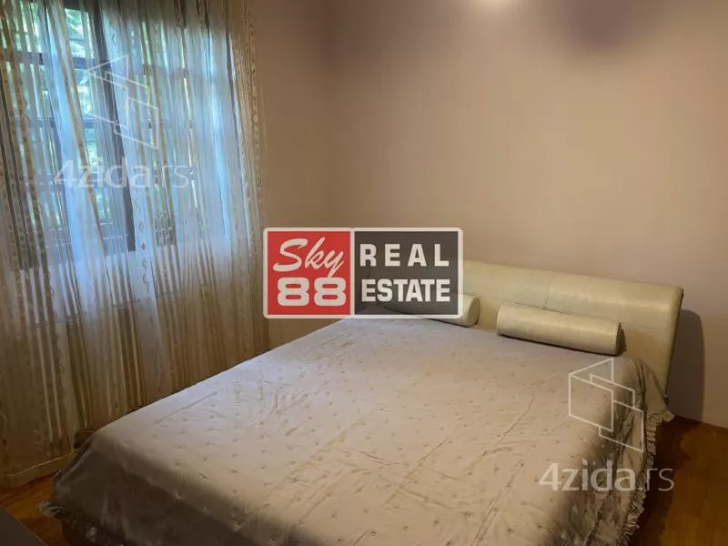 Šestosoban stan | 4zida