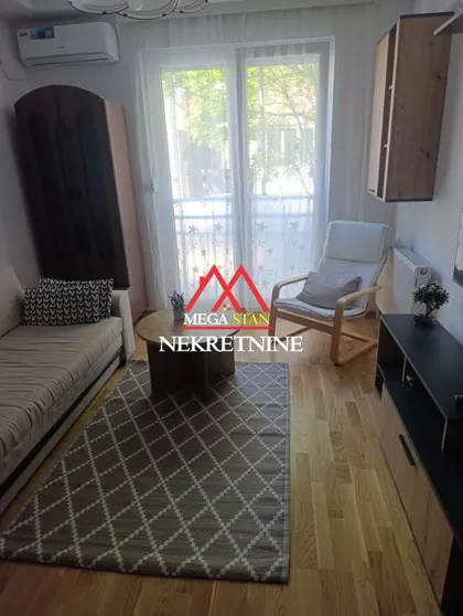 Vuka Karadžića | 4zida.rs