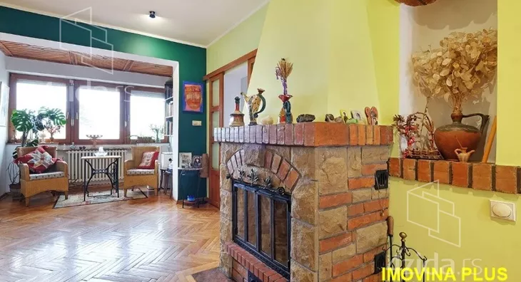 Šestosoban stan | 4zida