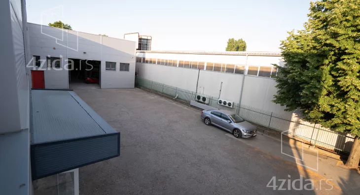 Poslovna zgrada | 4zida