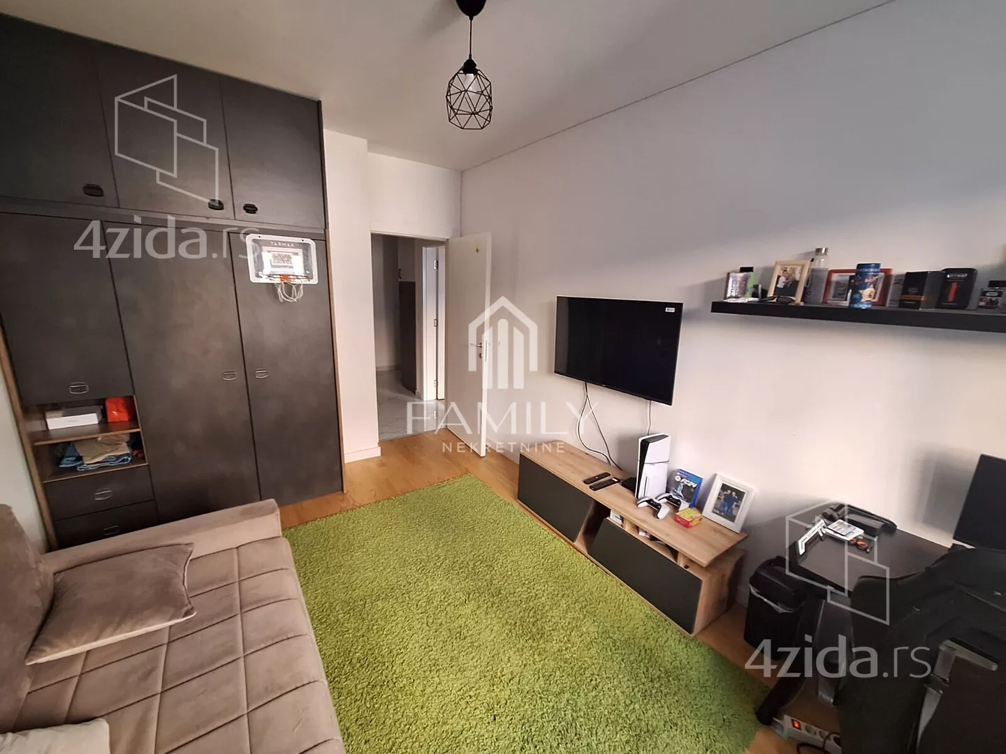 Troiposoban stan | 4zida