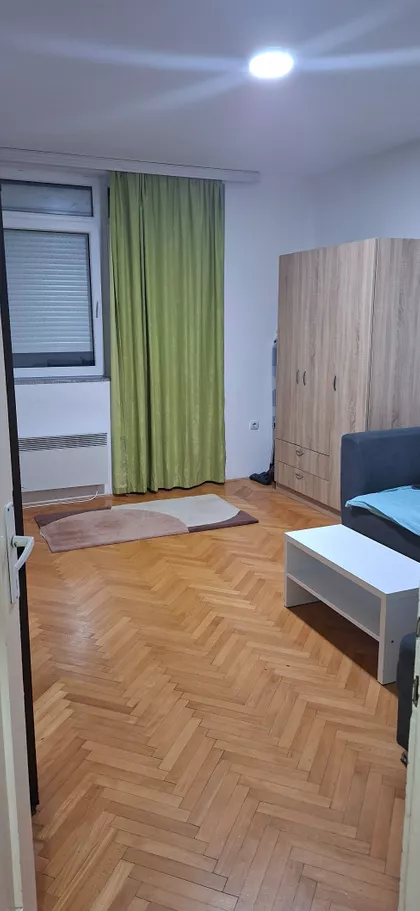 Zmaj Jovina | 4zida.rs