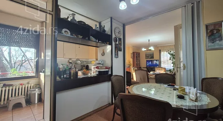 Četvoroiposoban stan | 4zida