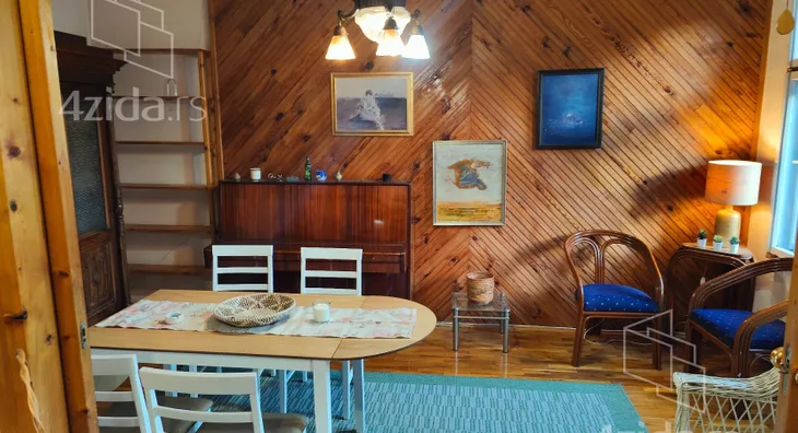 Četvoroiposoban stan | 4zida