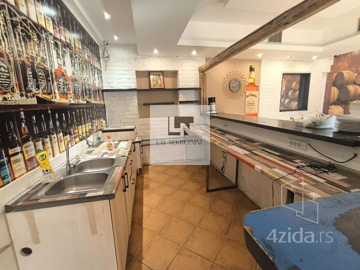 Lokal | 4zida