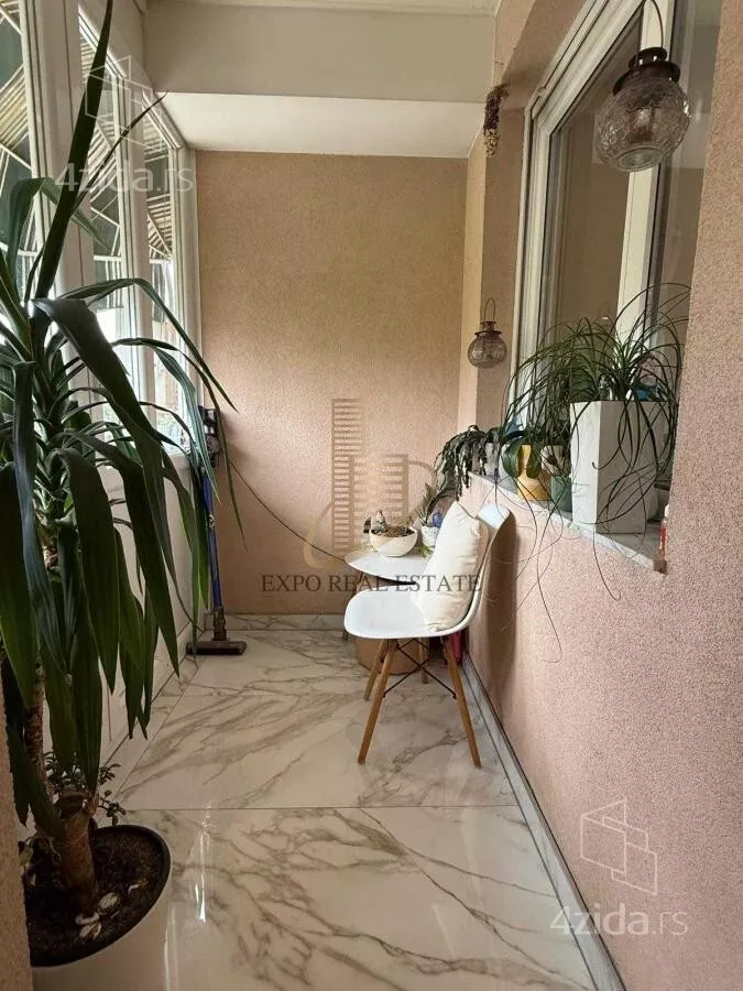 Petosoban stan | 4zida