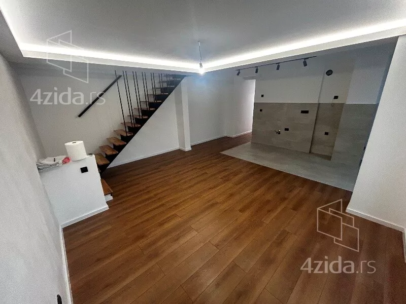 Četvoroiposoban stan | 4zida
