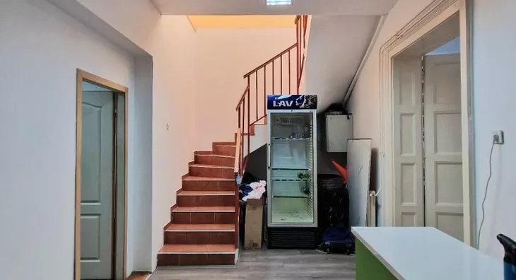 Šestosoban stan | 4zida