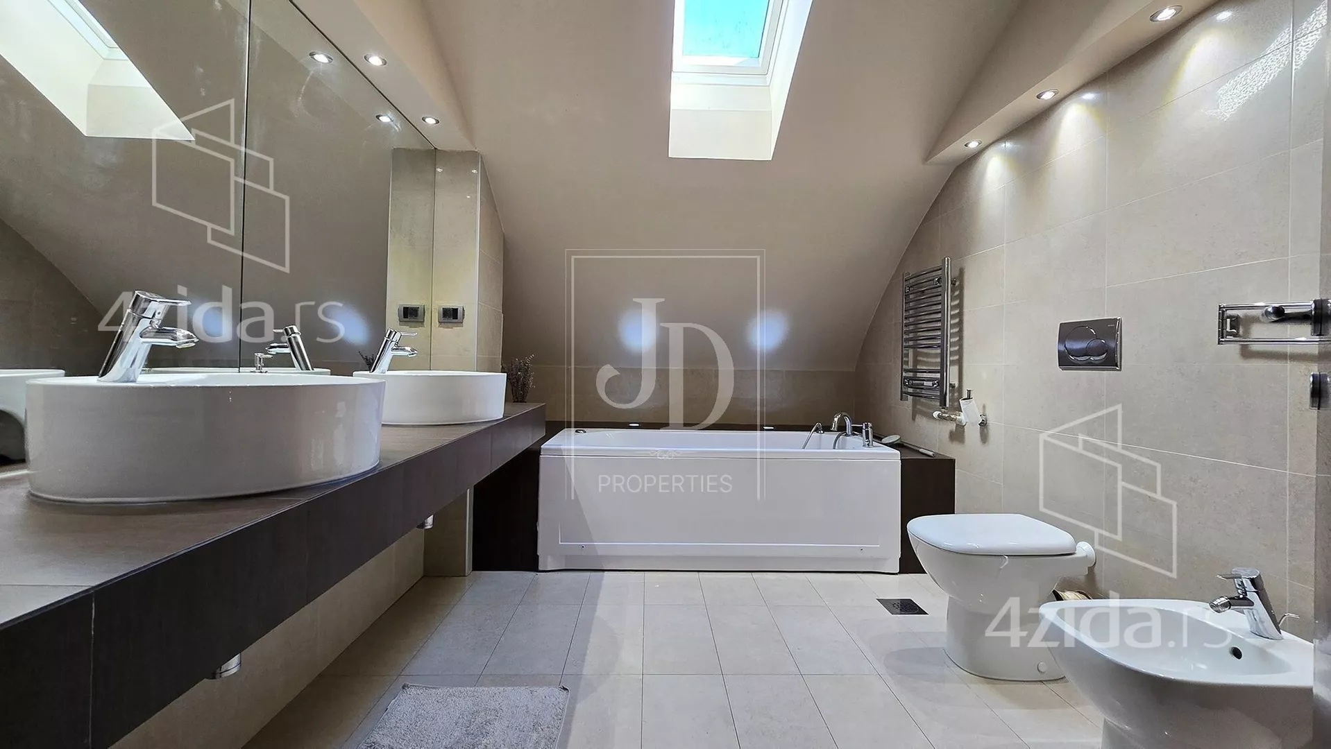 Petosoban stan | 4zida