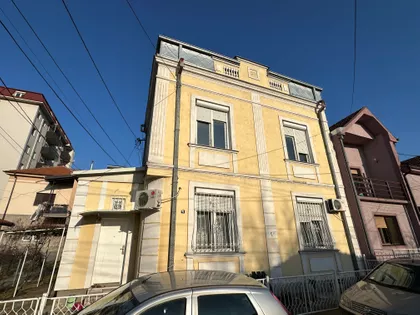 Duška Radovića 12 | 4zida.rs