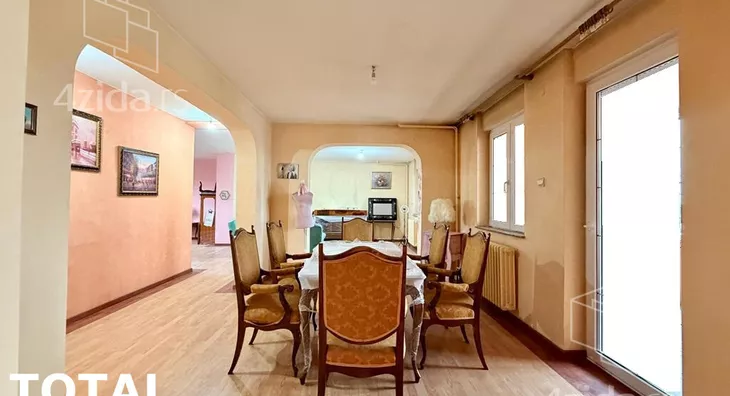 Petosoban stan | 4zida