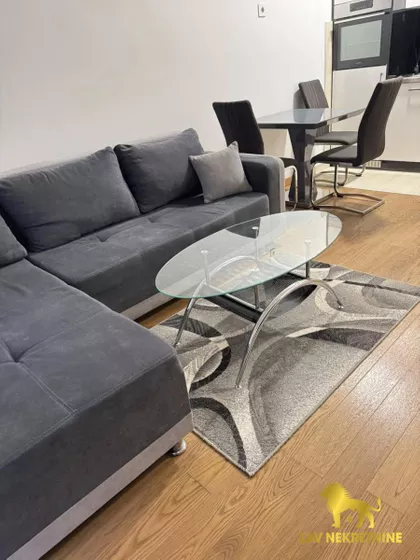 TRG GALERIJA | 4zida.rs