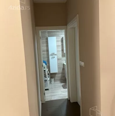 Četvoroiposoban stan | 4zida