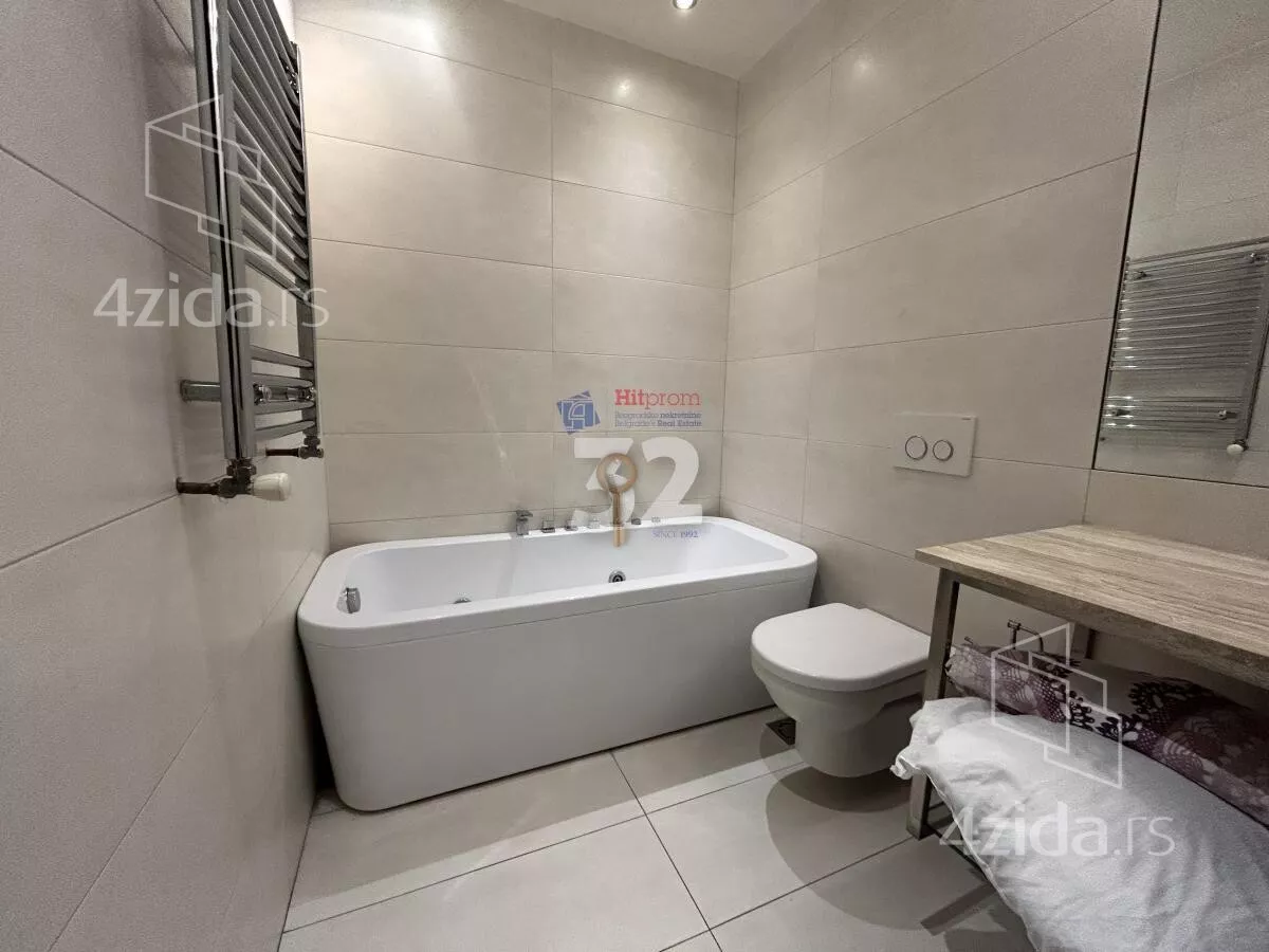 Petosoban stan | 4zida