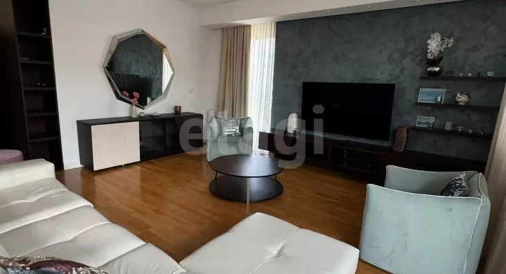 Šestosoban stan | 4zida