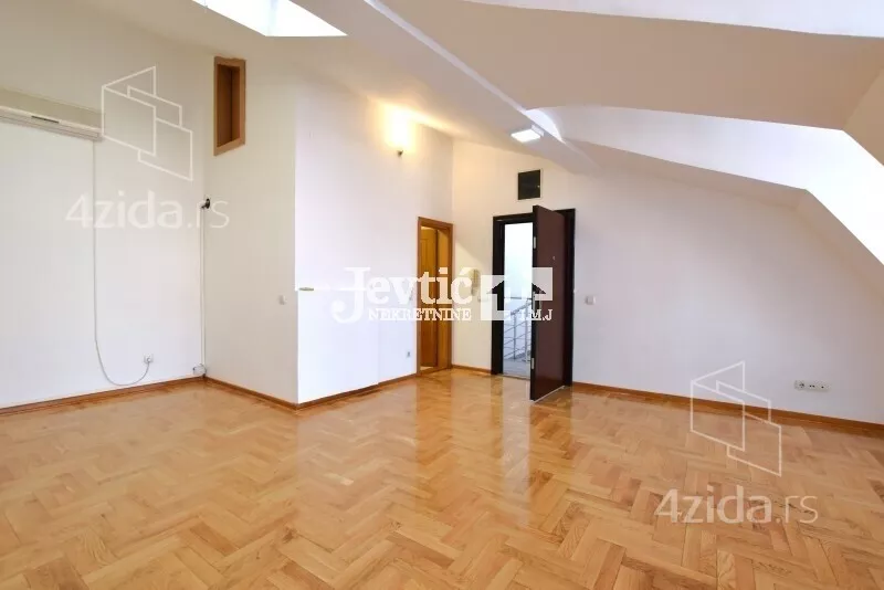 5-etažna kuća | 4zida
