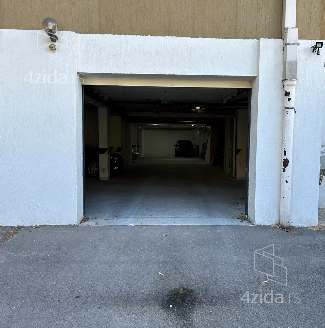 Garaža | 4zida