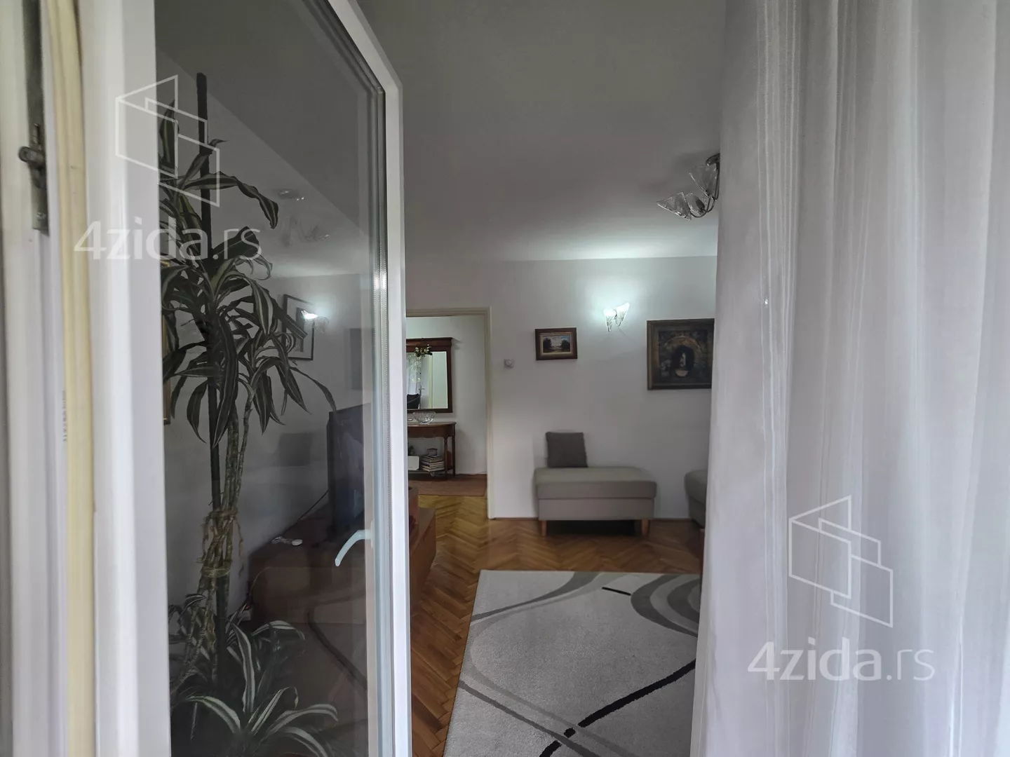 Troiposoban stan | 4zida