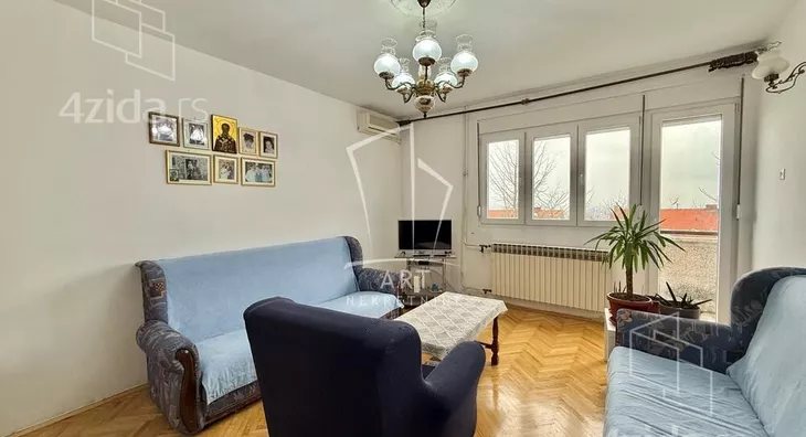 Petosoban stan | 4zida