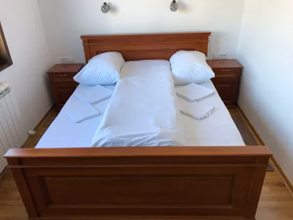 Bela Zemlja | 4zida.rs