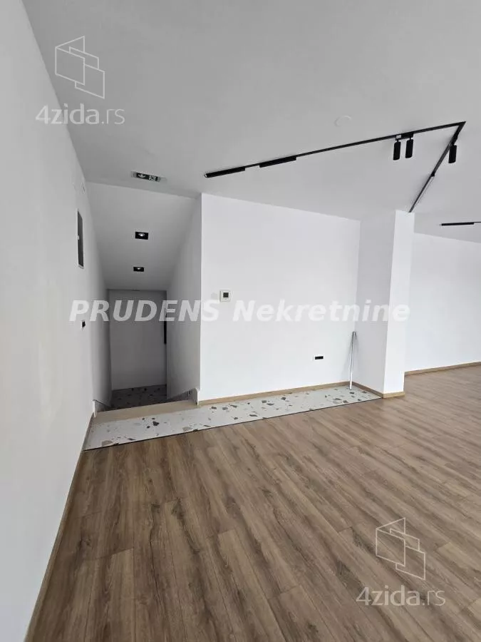 Lokal | 4zida