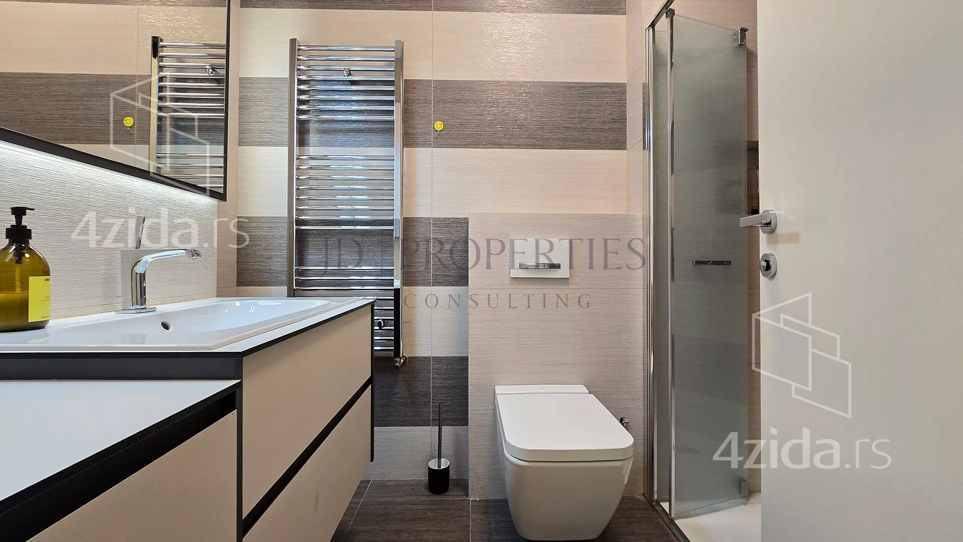 Trosoban stan | 4zida