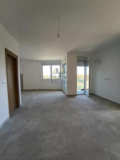 Stari Banovci | 4zida.rs