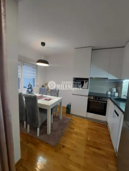 Surčinski put | 4zida.rs