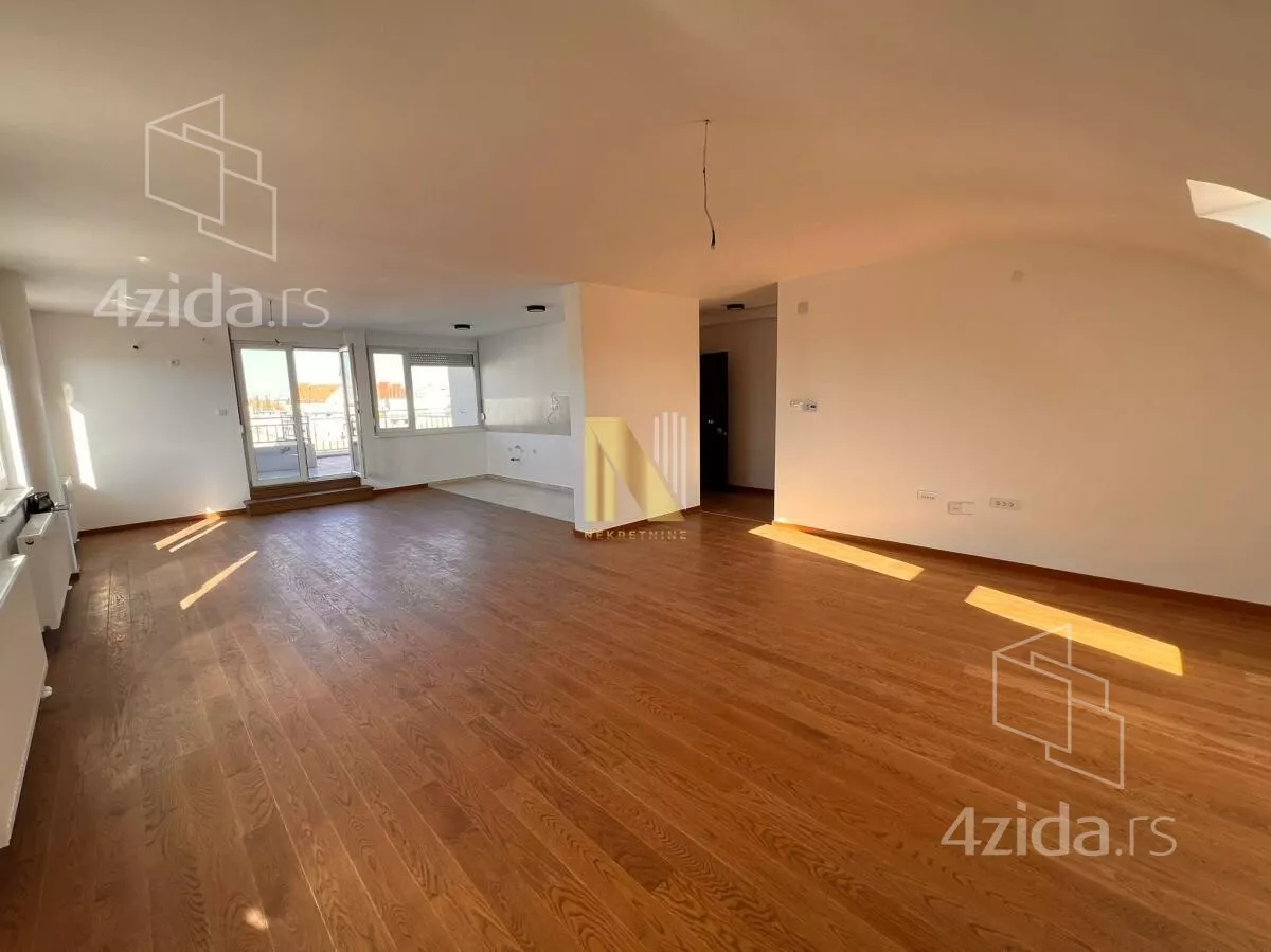 Šestosoban stan | 4zida