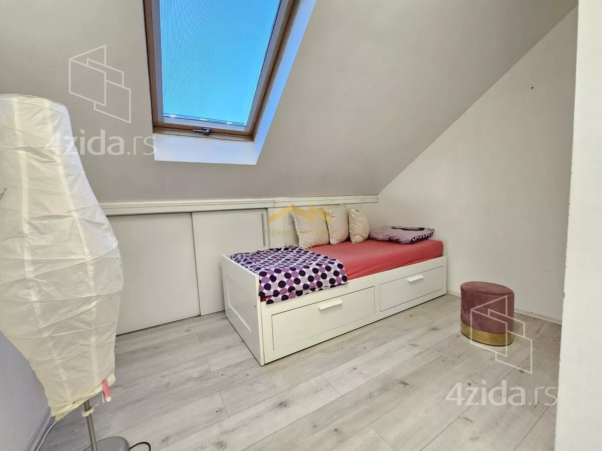 Petosoban stan | 4zida