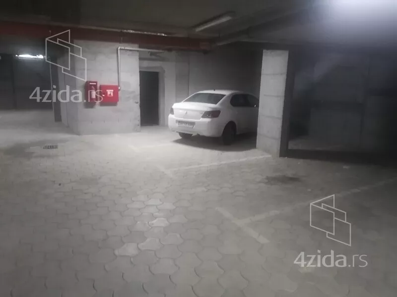 Parking | 4zida