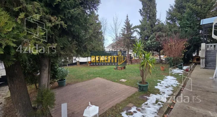 Šestosoban stan | 4zida