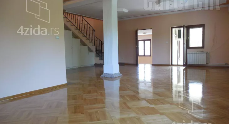 Šestosoban stan | 4zida