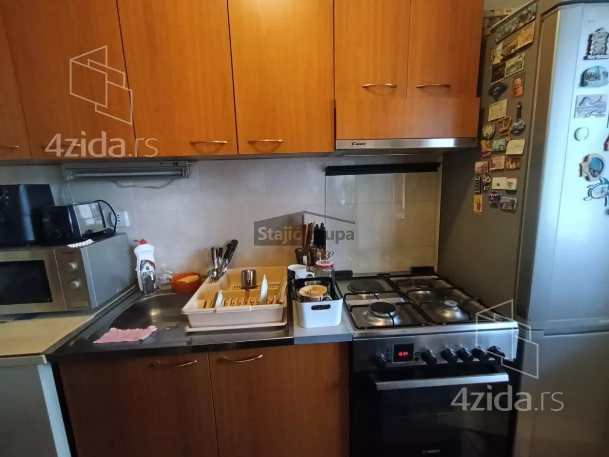 Troiposoban stan | 4zida