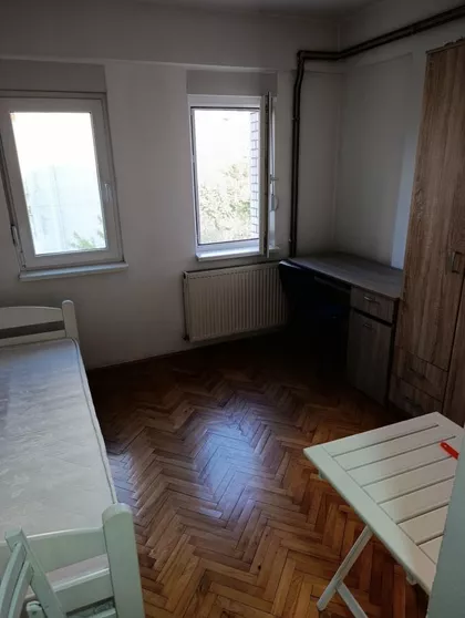 Crveni Pevac | 4zida.rs