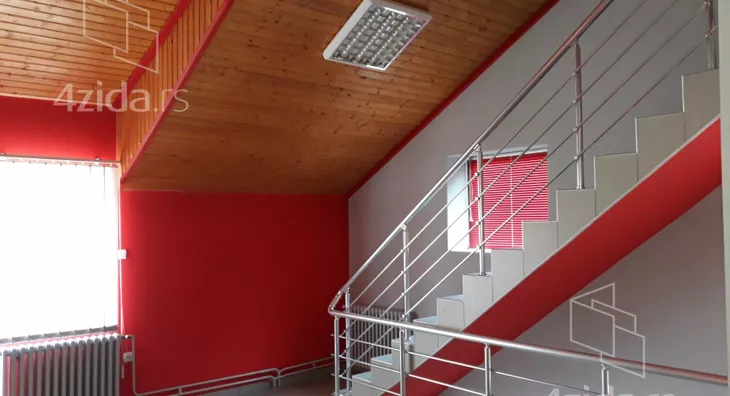 Poslovna zgrada | 4zida