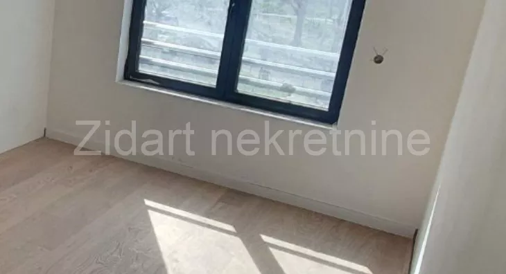 Četvorosoban stan na prodaju, Južni bulevar, 380.000€, 106m² - stampaj