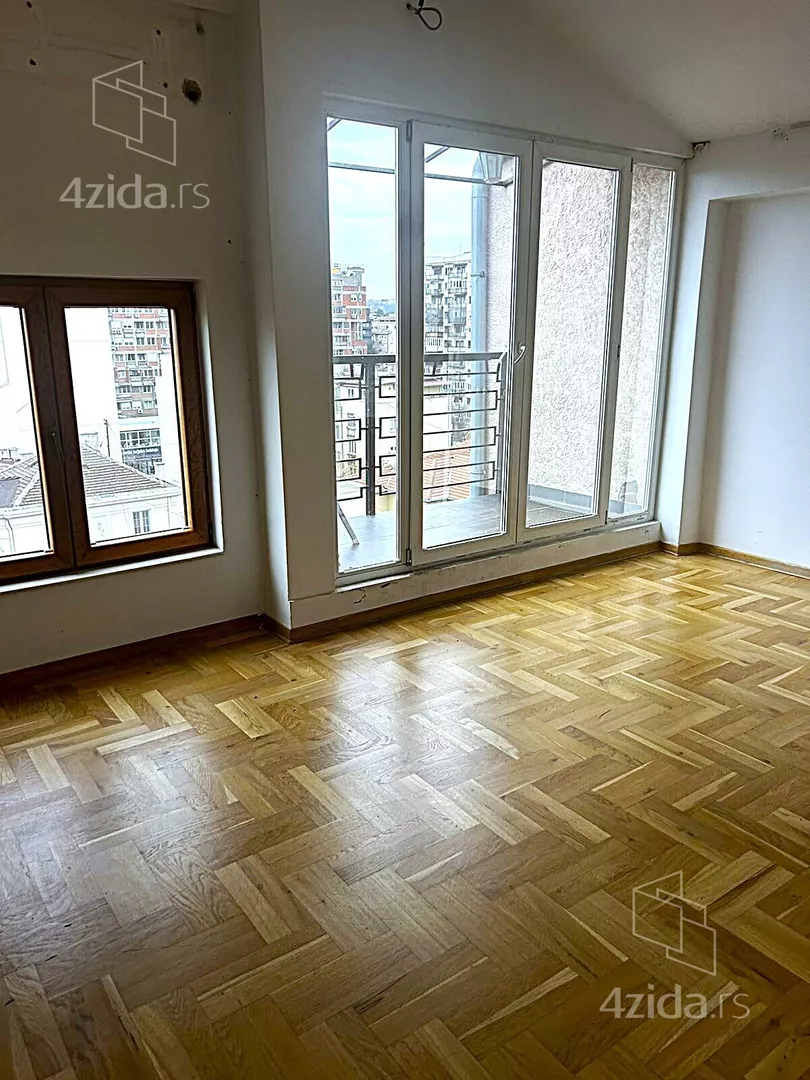 Četvoroiposoban stan | 4zida