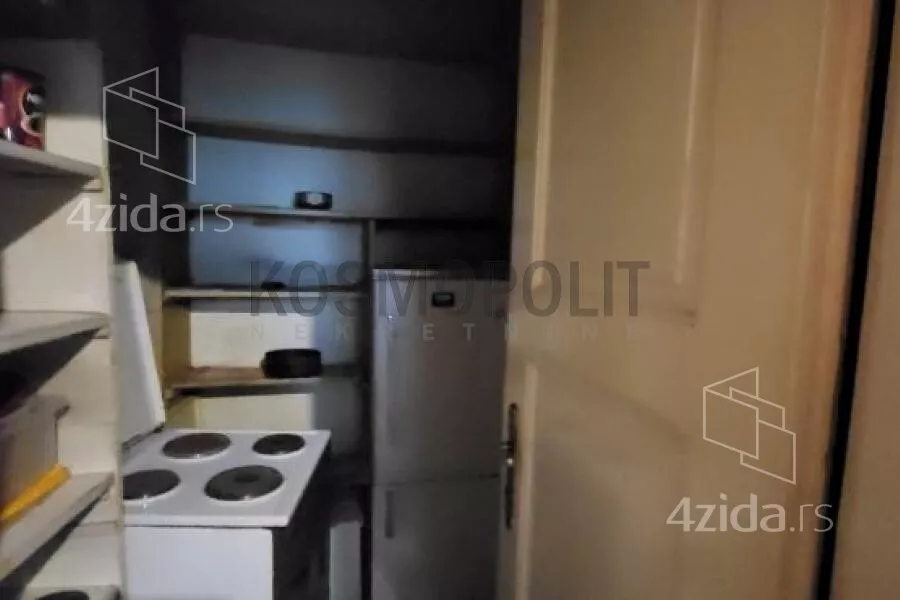 Četvoroiposoban stan | 4zida