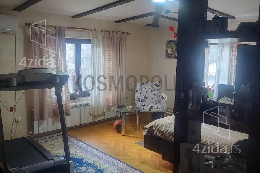 Šestosoban stan | 4zida