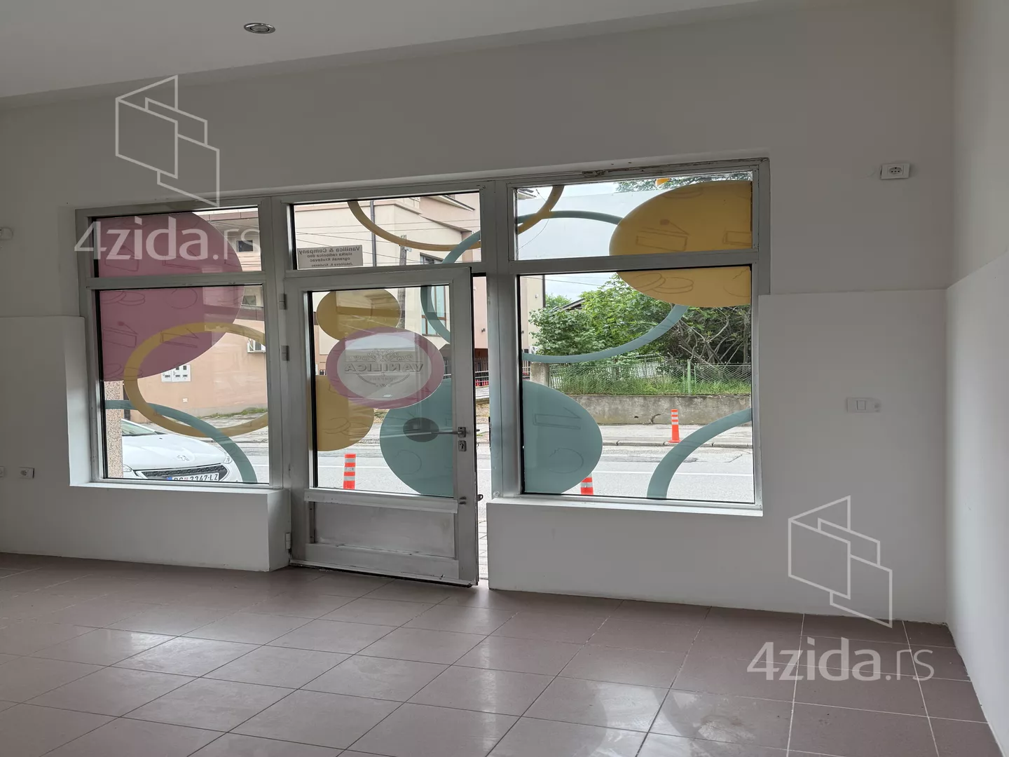 Lokal | 4zida