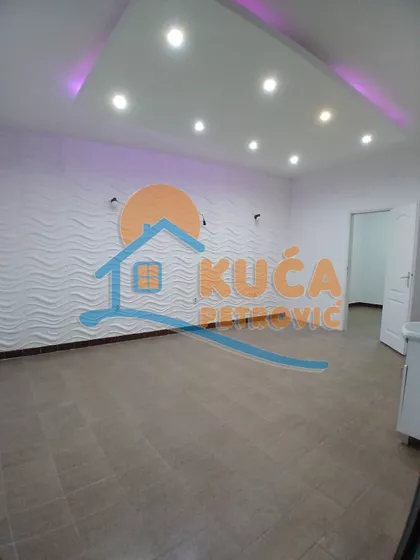 Trg Pavla Stojkovića | 4zida.rs