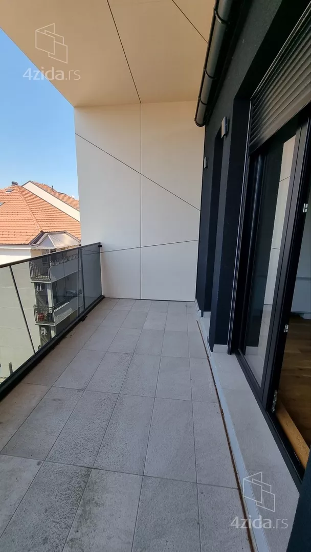 Šestosoban stan | 4zida