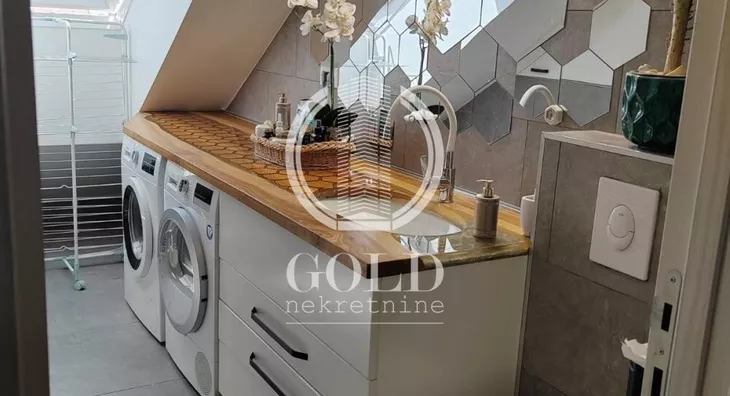 Četvoroiposoban stan | 4zida