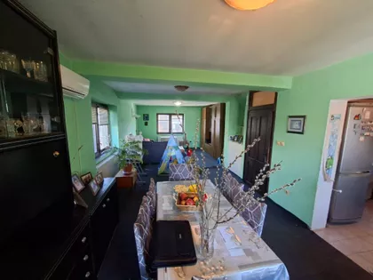 Mali Bajmok | 4zida.rs