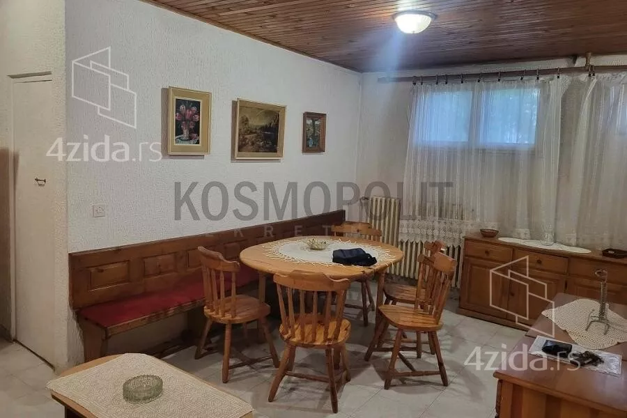 Troiposoban stan | 4zida
