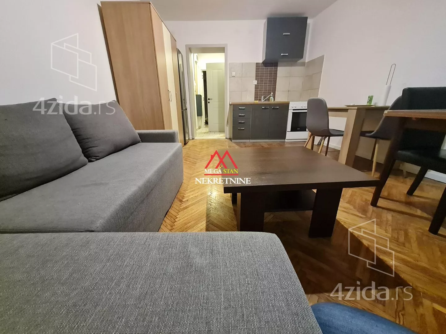 Jednoiposoban stan | 4zida