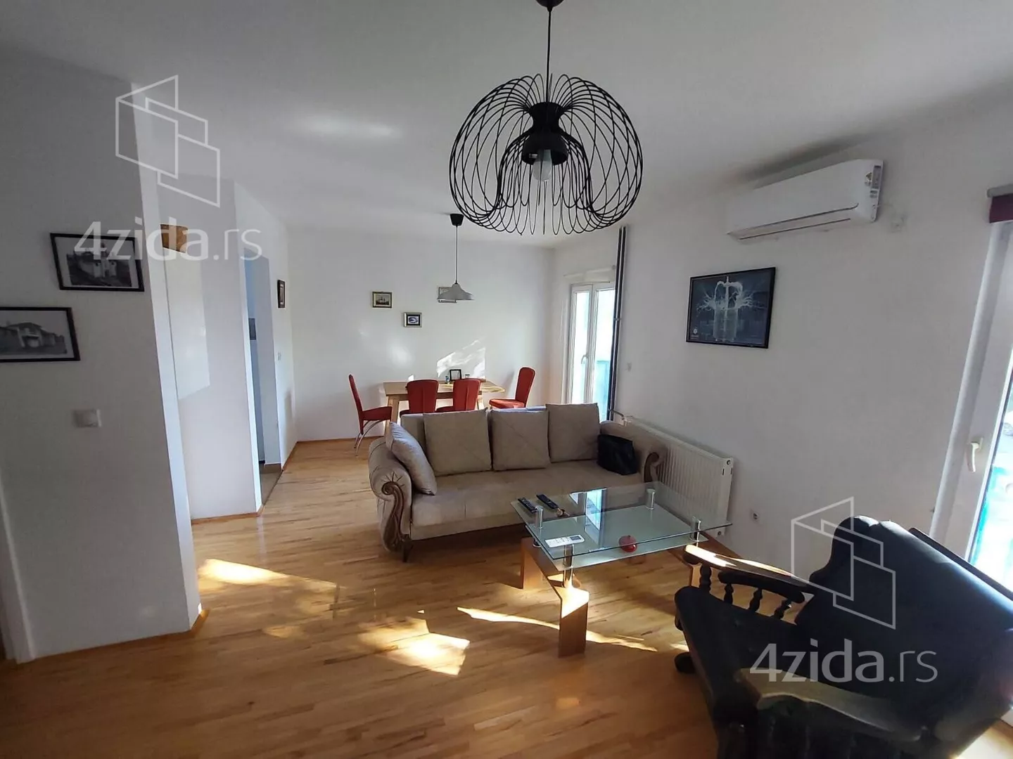 Troiposoban stan | 4zida
