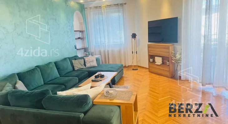 Četvoroiposoban stan | 4zida